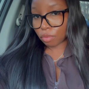 Meet your Posher, Vanessa